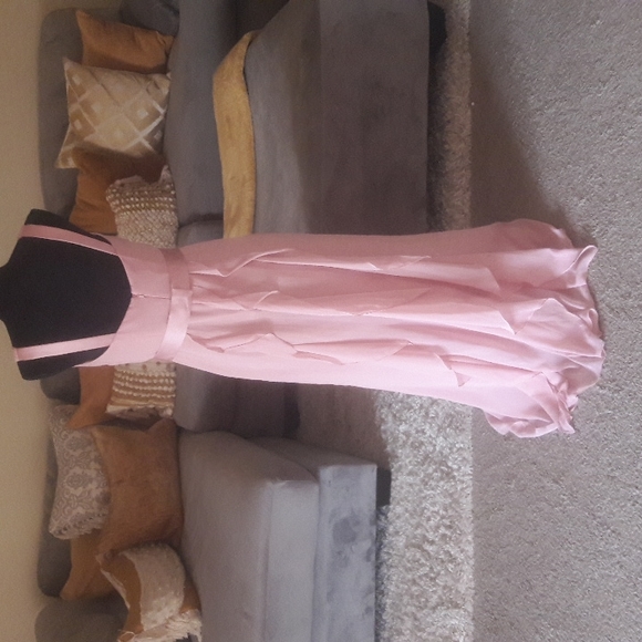 Ladies dress - Picture 5 of 10